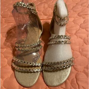 Kari Blue Sz 6M Fashion Sandals MSRP $60. NWT😊😊